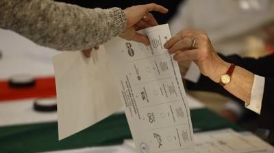 Macaristan'da vatandaş sandık başında: 16 yıllık Orban yönetimine zorlu sınav