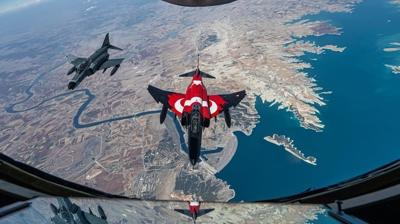 Somali semalarında Türkiye rüzgarı... F-16'lar gövde gösterisi yaptı