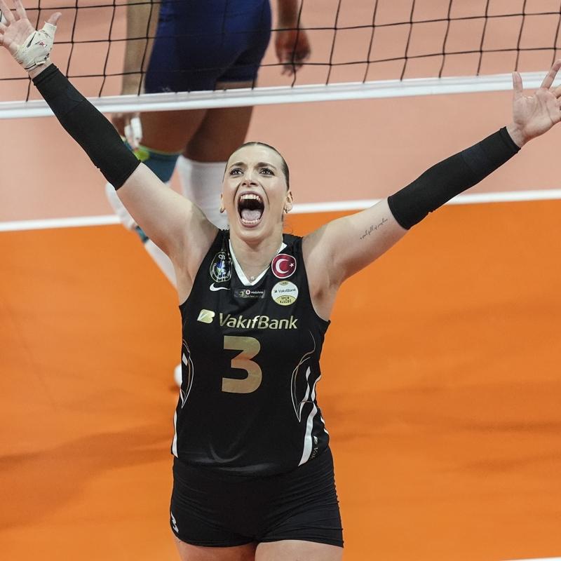 Final etab�nda Vak�fbank, seriyi 2-1 yapt�!