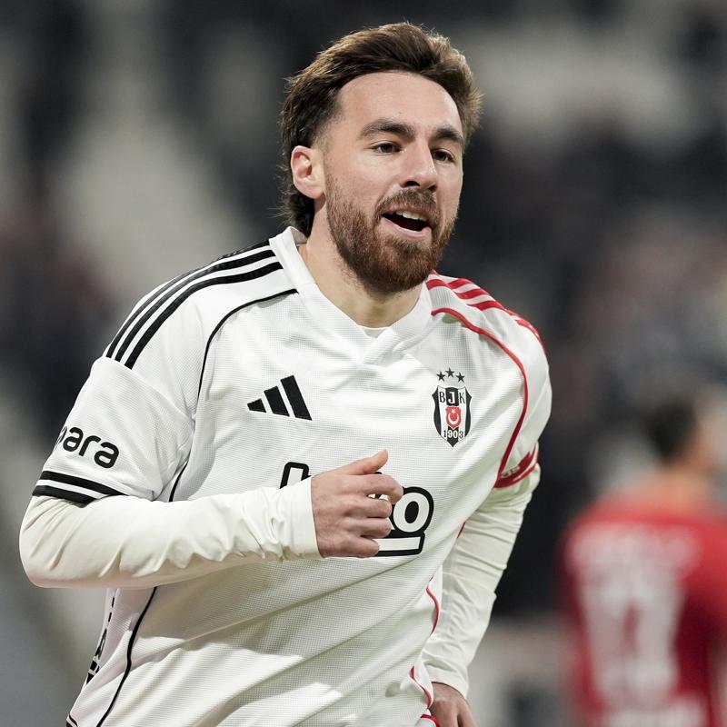 Orkun K�k��'den g�z kama�t�ran performans