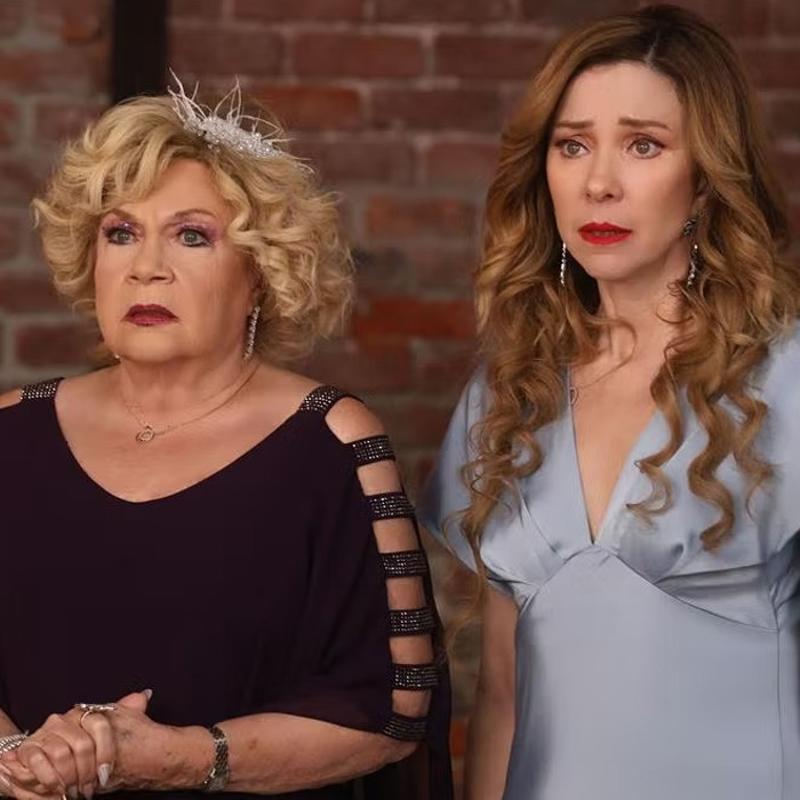 Sihirli Annem'in y�ld�z� �nci T�rkay o�lunu payla�t�, her g�ren 'ayn� annesi' dedi!