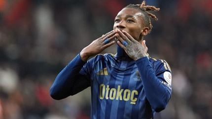 Performans�yla dikkat �ekiyor... Dev kul�pler Fenerbah�eli o ismin pe�inde!