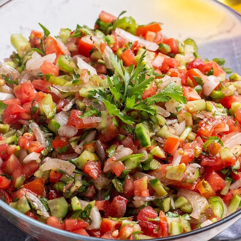 �ranl�lar sindirim sa�l���n� bu salataya bor�lu: �iraz salatas� tarifi