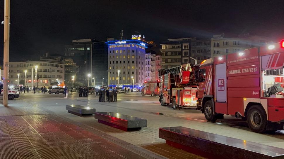 Taksim'de yangın paniği... Metro asansörünü alevler sardı
