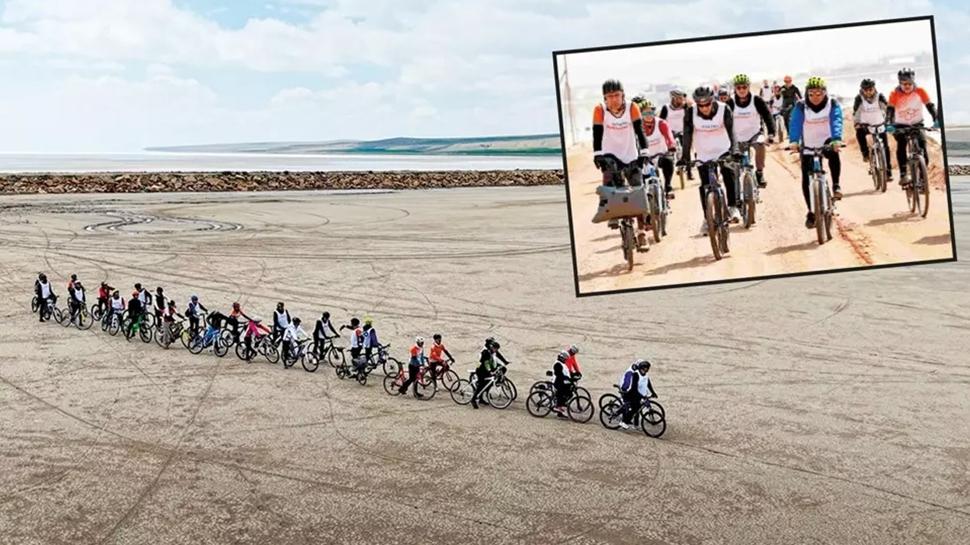 Tuz G�l�'nde umuda pedal