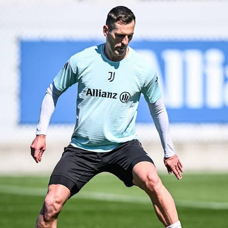 Arkadiusz Milik sakatl�k belas�nda kurtulam�yor