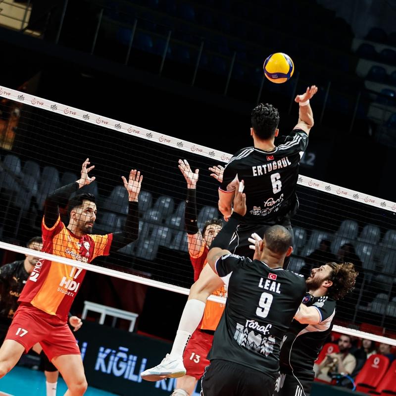 Galatasaray, Efeler Ligi'nde ad�n� finale yazd�rd�