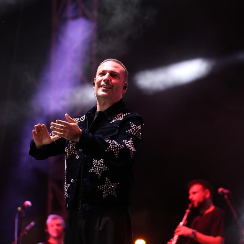 'Para herkesi bozar'