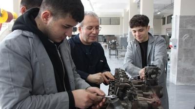 Emeklili�ini uzatt� hayaline kavu�tu: ��imde bir ukde vard�