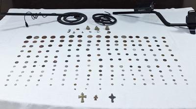 �zmir'de tarihi eser niteli�inde 203 obje ele ge�irildi