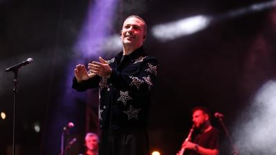 'Para herkesi bozar'