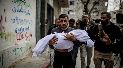 Soyk�r�mc� �srail Gazze'de son 24 saatte 8 ki�iyi daha �ehit etti