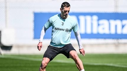 Arkadiusz Milik sakatl�k belas�nda kurtulam�yor