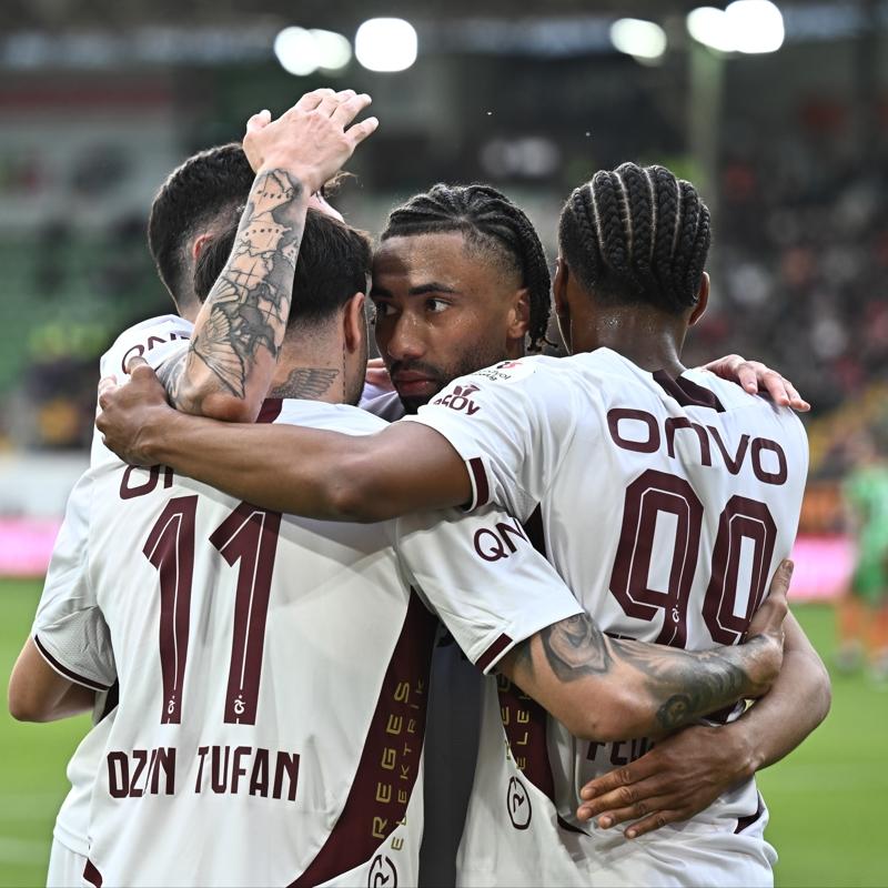 Trabzonspor �stanbul tak�mlar�na kar�� formda