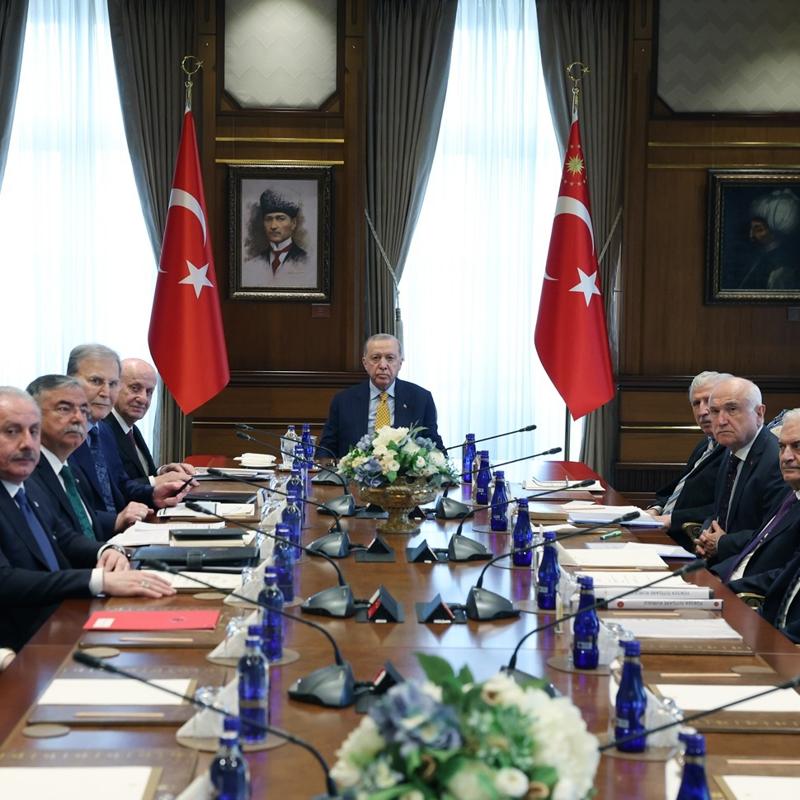 Y�ksek �sti�are Kurulu'ndan �i� cephe� mesaj�... �G��l� ad�mlar kararl� bir �ekilde at�lmal��