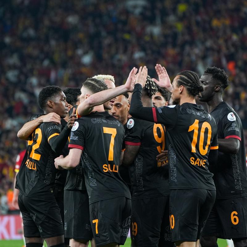 Aslan Cup't� m� b�rakm�yor