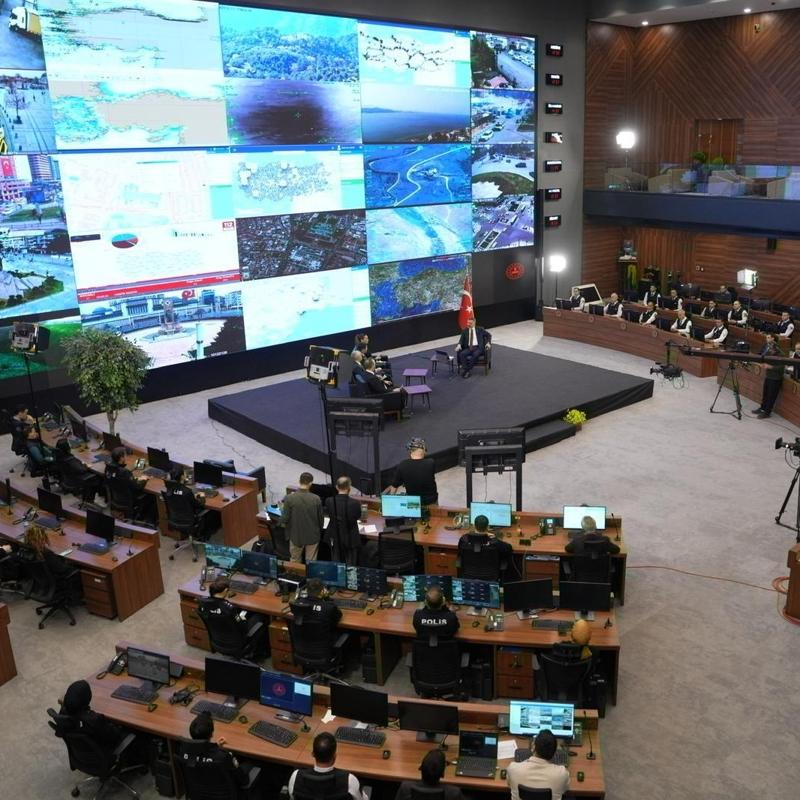 �ki bakanl�ktan acil toplant� karar�... Okul ve �evre g�venli�i ele al�nacak