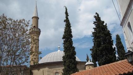 Bat� Trakya'da �m�ft� atama� tepkisi: Hukuk tan�mazl�k