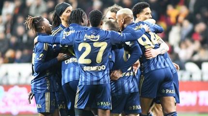 Fenerbah�e'de tam 7 isim s�n�rda! Derbi �ncesi sar� alarm