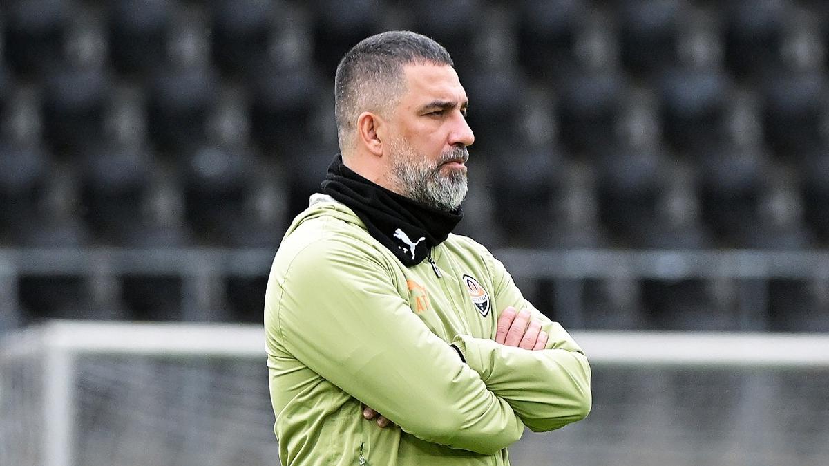 konferans ligi uefa arda turan foto�raflar� resimleri