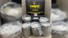 �zmir'de narkotik operasyonu: 156 bin 600 uyu�turucu hap ele ge�irildi