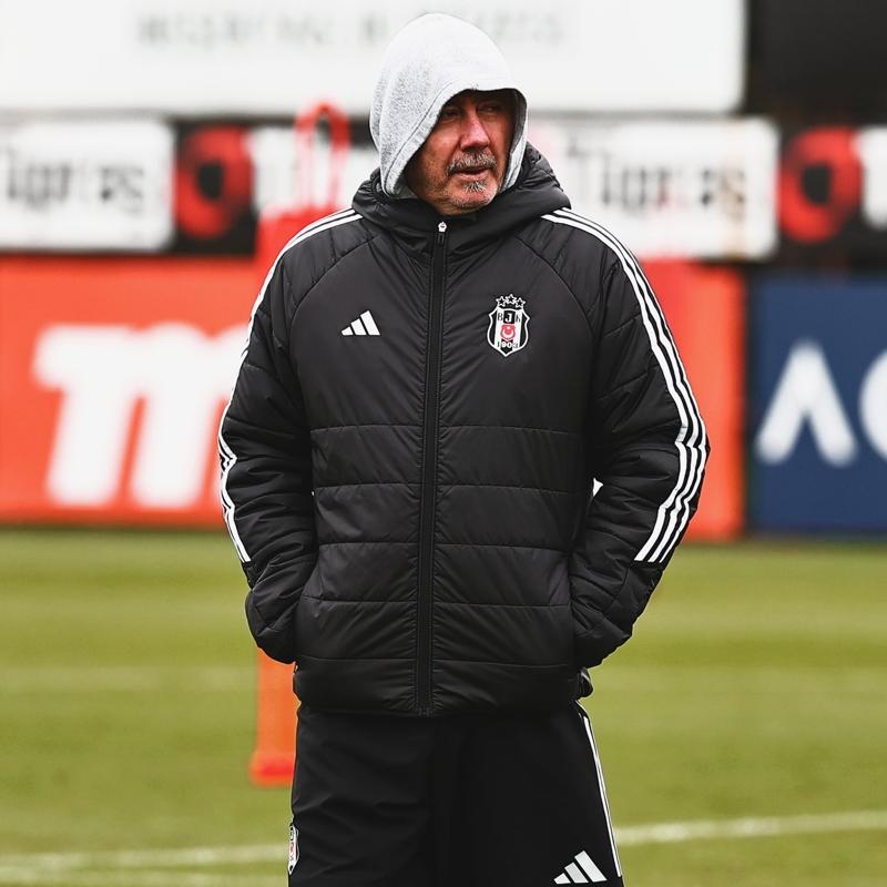 Be�ikta�'ta Samsunspor kar��la�mas�n�n haz�rl�klar� s�r�yor
