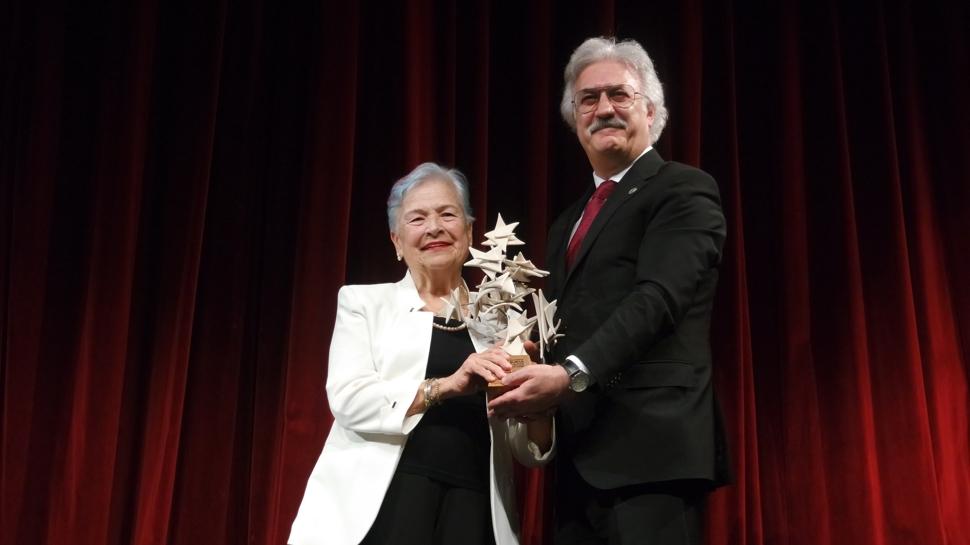 Devlet Tiyatroları önemli isimlerindendi... Feyha Çelenk vefat etti!