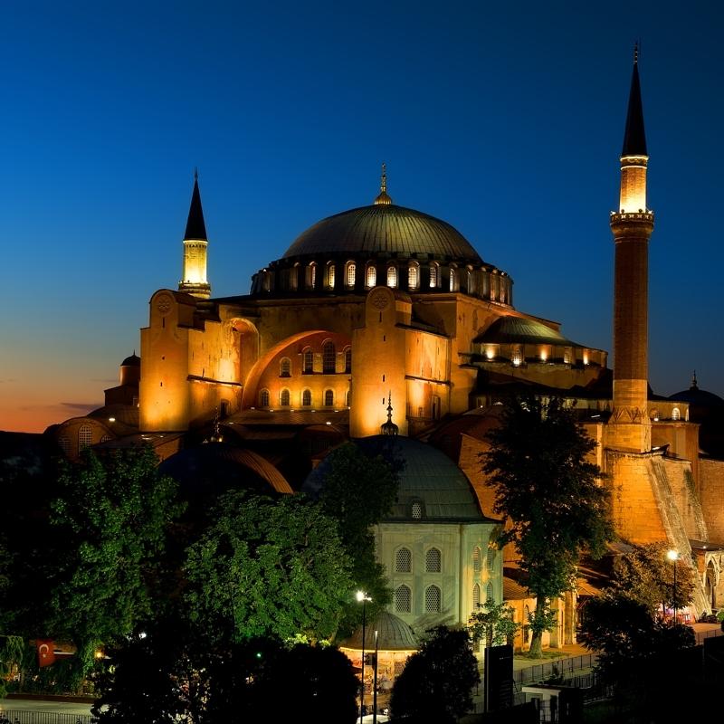 �stanbul'a geldiyseniz mutlaka g�rmeniz gereken, ayn� lokasyonda 4 tarihi yap�!