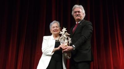 Devlet Tiyatrolar� �nemli isimlerindendi... Feyha �elenk vefat etti!