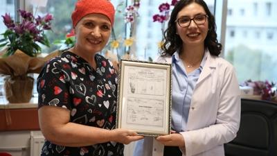 Do�du�u hastanede ebe annesiyle birlikte g�rev yap�yor