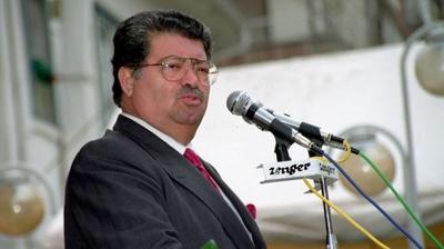 Turgut �zal kabri ba��nda an�ld�