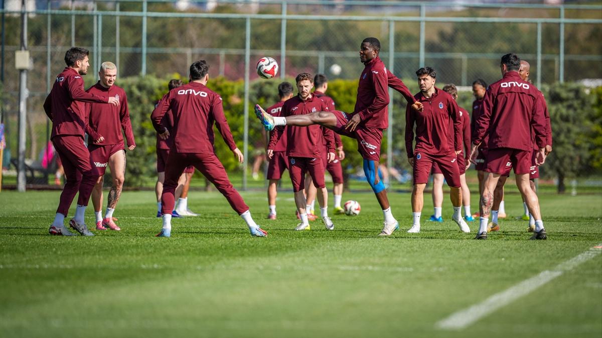 trabzonspor ba�ak�ehir s�per lig foto�raflar� resimleri