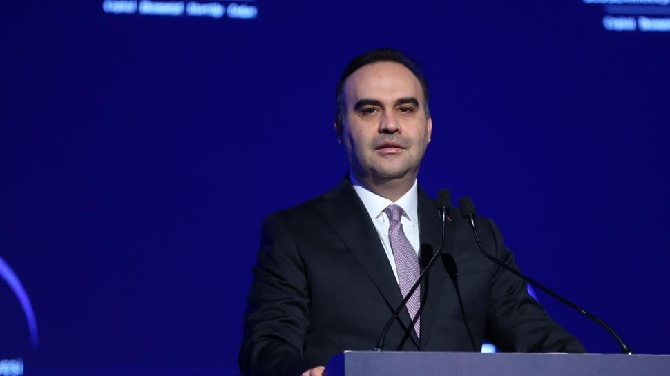 Bakan Kacır, Antalya'da çeşitli ülkelerden üst düzey isimlerle görüştü