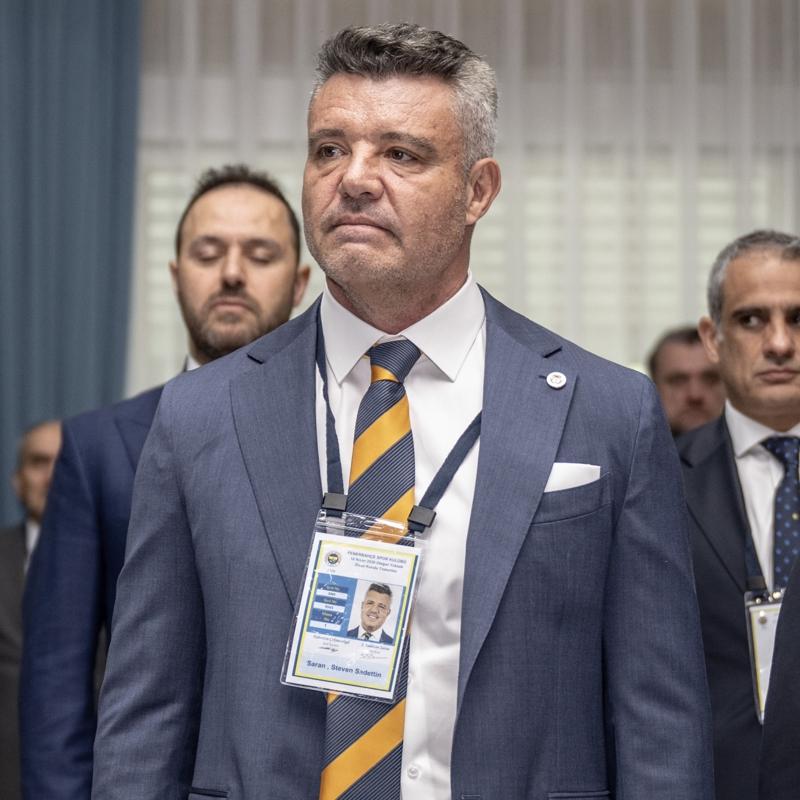 Fenerbah�e'de Divan Kurulu! 'Hayal k�r�kl��� ya��yoruz'