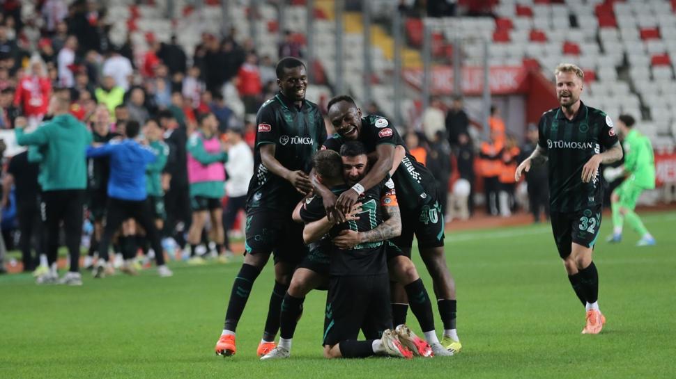 Konyaspor, Antalya'da 3 puanı 2 golle kaptı