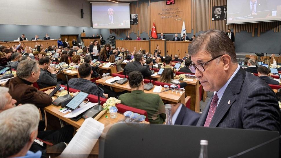 Sözü başka eylemi başka! CHP'li Tugay'ın 
