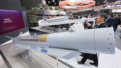 Bu silahlar kime gidecek? Otomotiv devleri direksiyonu savunmaya k�rd�