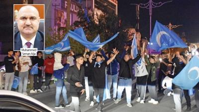 Kerk�k sokaklar�nda T�rkmen vali co�kusu