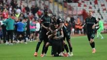 Konyaspor, Antalya'da 3 puan� 2 golle kapt�