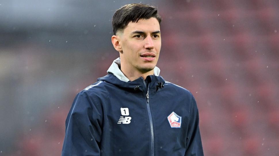 Ve Berke �zer resmen duyuruldu! Sezon sonu u�ak �stanbul'a iniyor