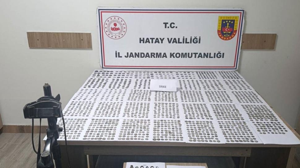 Hatay'da 1988 sikke, 17 obje ve 1 heykel ele geçirildi