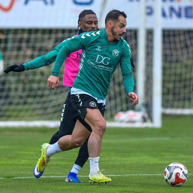 Konyaspor'da Fenerbah�e mesaisi ba�lad�