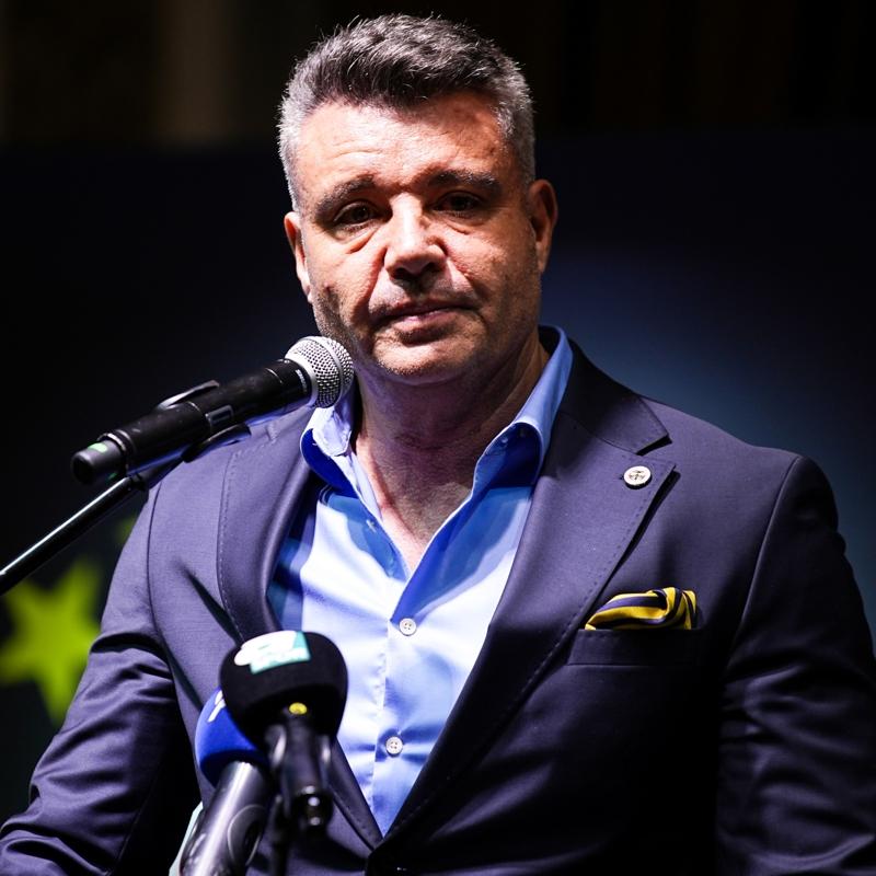 Sadettin Saran �ampiyonlu�a inan�yor! '�z�ld�k, yaraland�k ama �ans�m�z var'