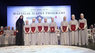 Ba�ak�ehir'de 75 haf�z t�renle icazetlerini ald�