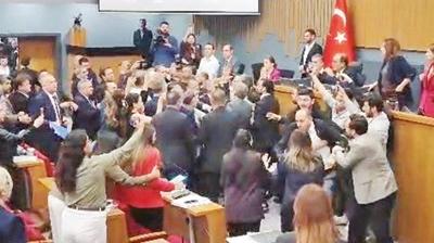 �zmir Belediye Meclisi'nde 