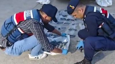 Jandarmadan nokta operasyon! Ruhsats�z silah a�� ��kertildi