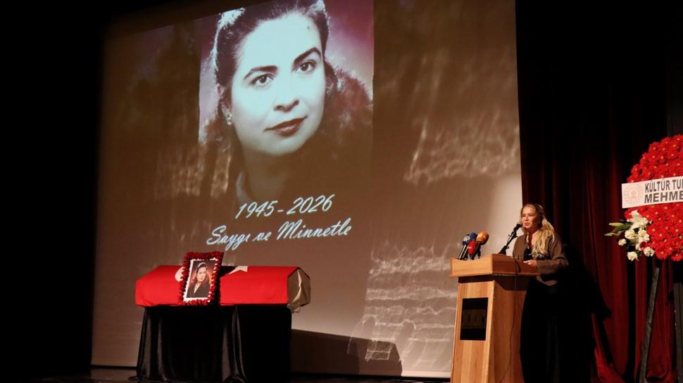 Bursa Devlet Tiyatrosu'nda Feyha Çelenk için tören düzenlendi