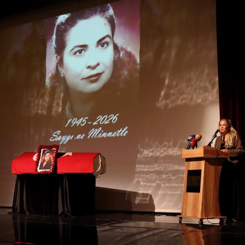 Bursa Devlet Tiyatrosu'nda Feyha �elenk i�in t�ren d�zenlendi