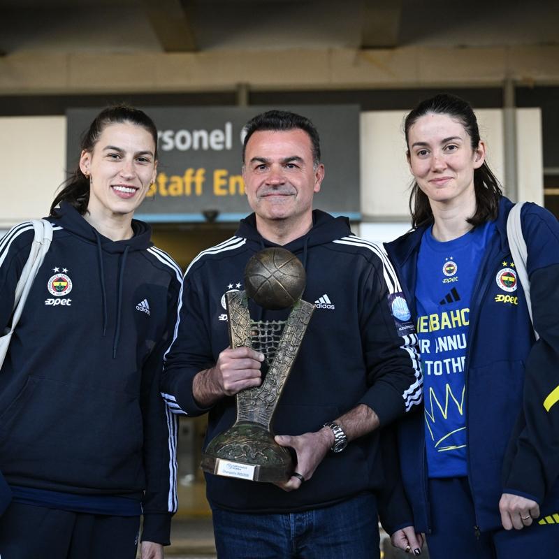 EuroLeague Women �ampiyonu Fenerbah�e Opet, T�rkiye'ye geldi