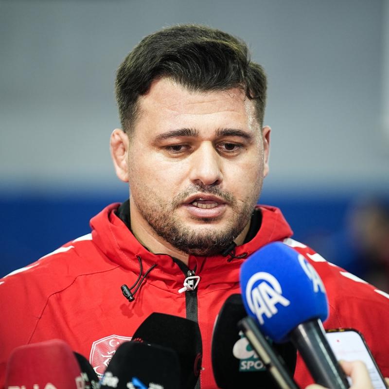 R�za Kayaalp: Rekora bir ad�m kald�!